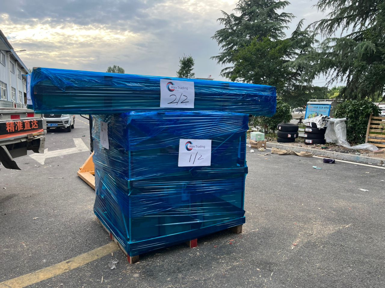 Wrapped equipment loading and sample shipment preparation from China for Kenya buyer